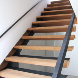 Construire un Escalier de Secours Conforme aux Normes Talence